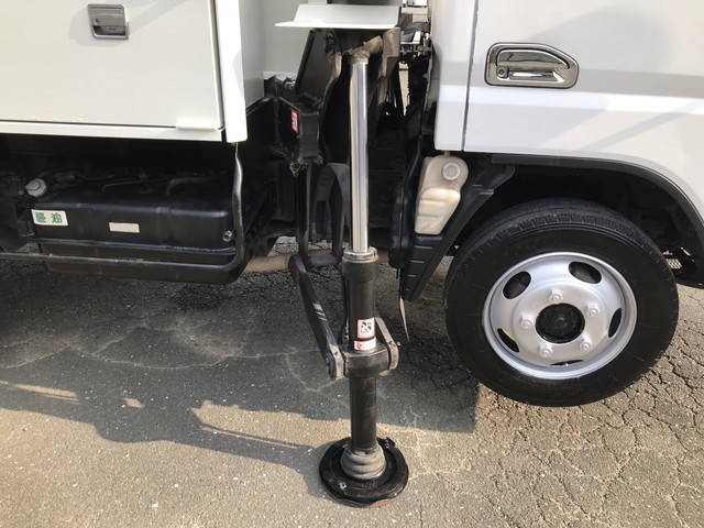 三菱ふそうキャンター高所作業車小型（2t・3t）[写真14]