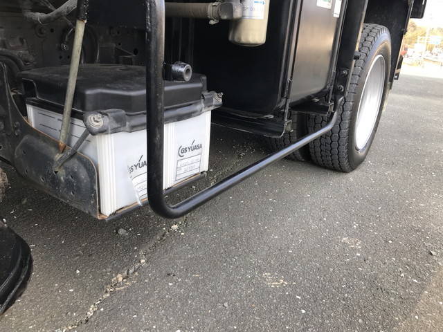 三菱ふそうキャンター高所作業車小型（2t・3t）[写真19]