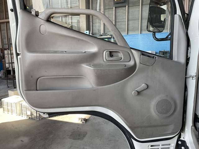 日野デュトロアルミバン小型（2t・3t）[写真29]