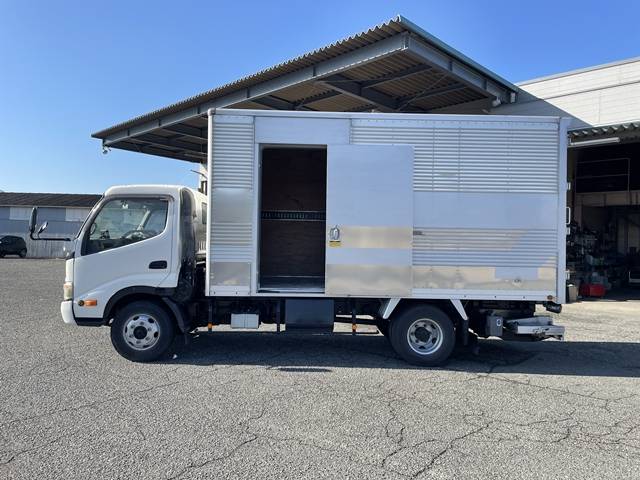 日野デュトロアルミバン小型（2t・3t）[写真06]
