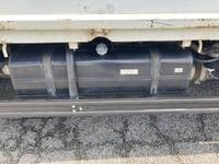 三菱ふそうキャンター平ボディ小型（2t・3t）[写真14]