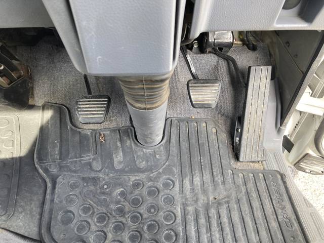 三菱ふそうキャンター平ボディ小型（2t・3t）[写真39]