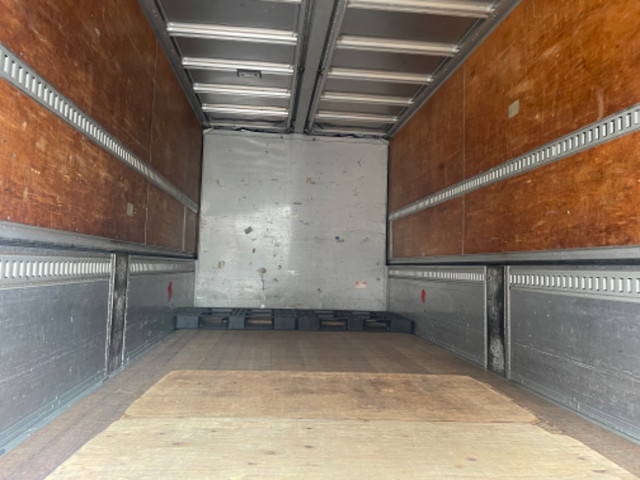 いすゞフォワードアルミウイング中型（4t）[写真03]