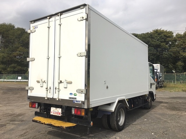 いすゞエルフ冷凍車（冷蔵車）小型（2t・3t）[写真02]