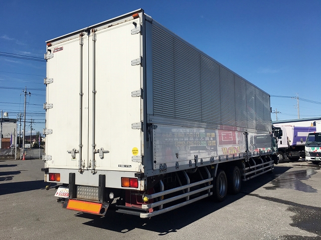 UDトラックスコンドルアルミウイング増トン（6t・8t）[写真02]