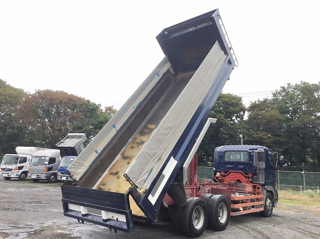 日野プロフィアダンプ大型（10t）[写真02]
