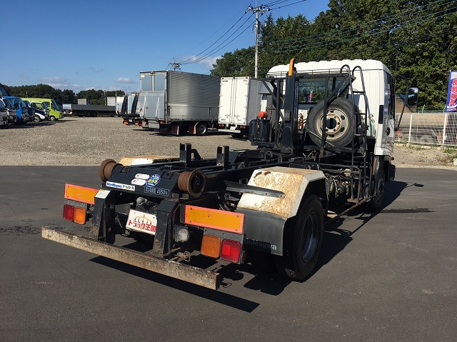 いすゞフォワードアームロール中型（4t）[写真02]