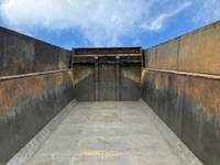 UDトラックスクオン深ダンプ（土砂禁ダンプ）大型（10t）[写真12]