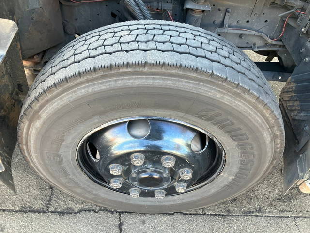 UDトラックスクオン深ダンプ（土砂禁ダンプ）大型（10t）[写真17]