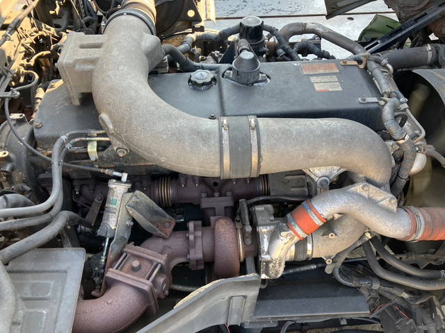 UDトラックスクオン深ダンプ（土砂禁ダンプ）大型（10t）[写真29]