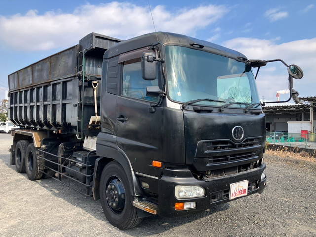 UDトラックスクオン深ダンプ（土砂禁ダンプ）大型（10t）[写真03]