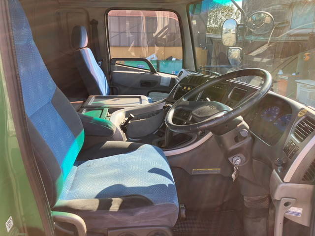 UDトラックスクオン深ダンプ（土砂禁ダンプ）大型（10t）[写真35]