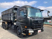 UDトラックスクオン深ダンプ（土砂禁ダンプ）大型（10t）[写真03]