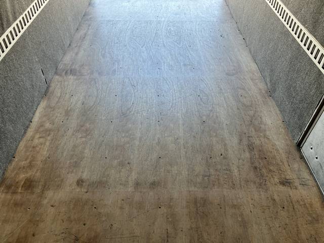 いすゞエルフアルミバン小型（2t・3t）[写真17]