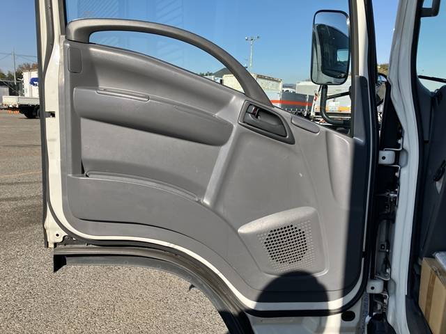 いすゞエルフアルミバン小型（2t・3t）[写真30]