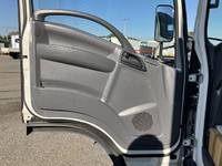 いすゞエルフアルミバン小型（2t・3t）[写真30]