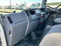 いすゞエルフアルミバン小型（2t・3t）[写真32]