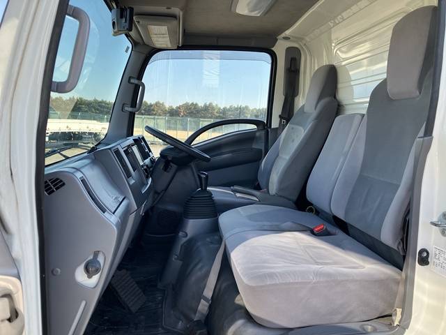 いすゞエルフアルミバン小型（2t・3t）[写真33]