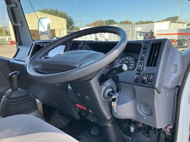 いすゞエルフアルミバン小型（2t・3t）[写真36]