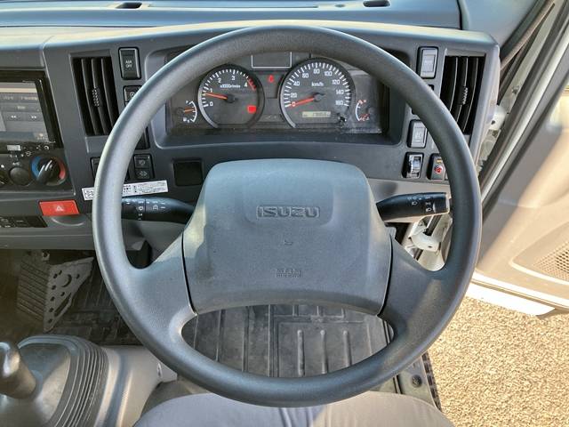 いすゞエルフアルミバン小型（2t・3t）[写真38]