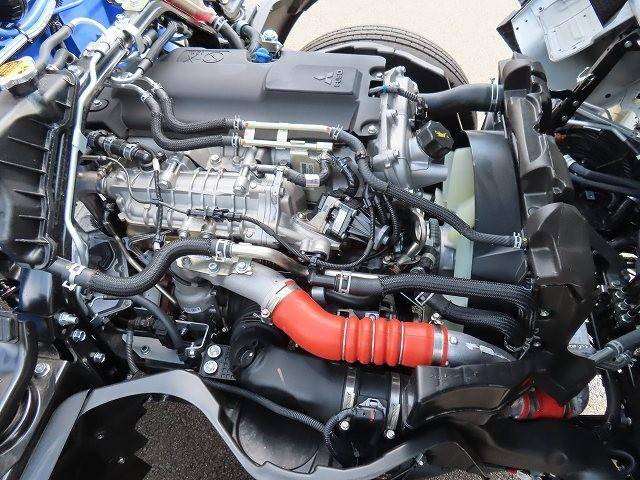 三菱ふそうキャンタークレーン4段小型（2t・3t）[写真05]