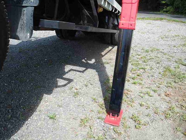 いすゞフォワードセルフクレーン3段中型（4t）[写真12]