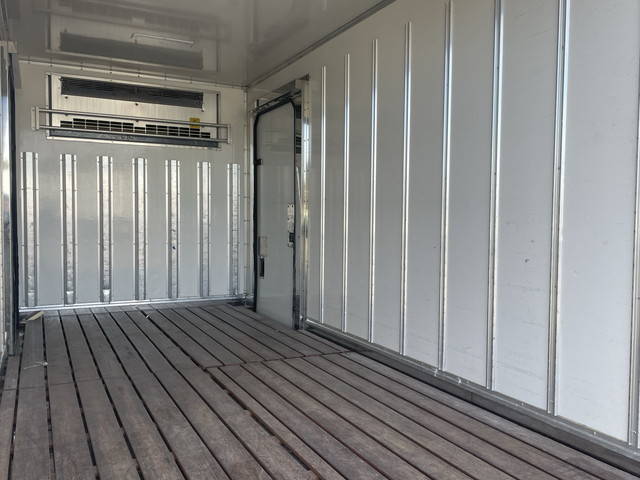 日野デュトロ冷凍車（冷蔵車）小型（2t・3t）[写真12]