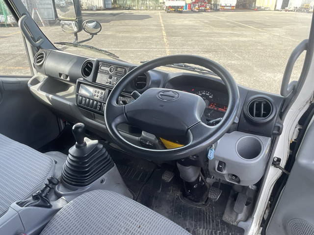 日野デュトロ冷凍車（冷蔵車）小型（2t・3t）[写真30]