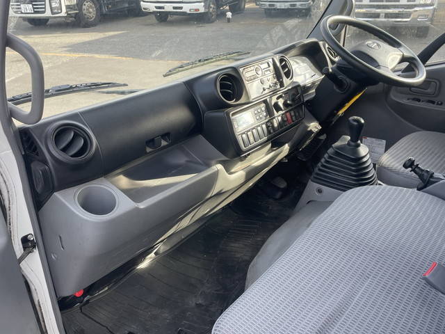 日野デュトロ冷凍車（冷蔵車）小型（2t・3t）[写真32]