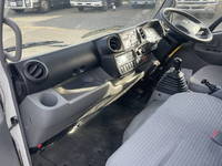 日野デュトロ冷凍車（冷蔵車）小型（2t・3t）[写真32]