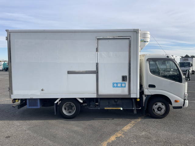 日野デュトロ冷凍車（冷蔵車）小型（2t・3t）[写真06]