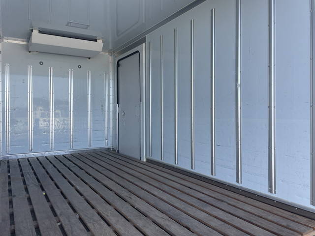 いすゞエルフ冷凍車（冷蔵車）小型（2t・3t）[写真14]