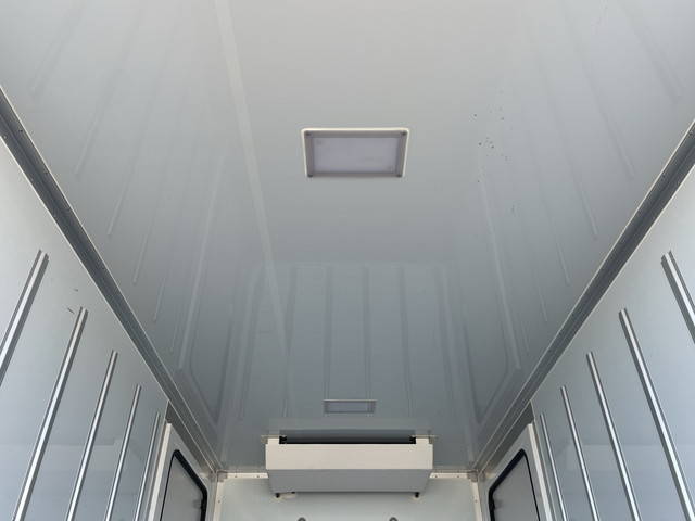 いすゞエルフ冷凍車（冷蔵車）小型（2t・3t）[写真15]