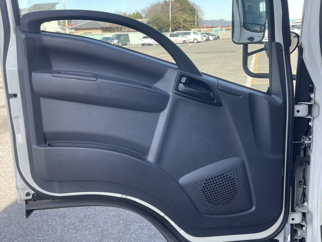 いすゞエルフ冷凍車（冷蔵車）小型（2t・3t）[写真27]