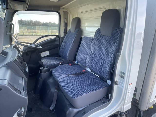 いすゞエルフ冷凍車（冷蔵車）小型（2t・3t）[写真30]