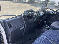 いすゞエルフ冷凍車（冷蔵車）小型（2t・3t）[写真32]