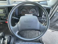 いすゞエルフ冷凍車（冷蔵車）小型（2t・3t）[写真34]