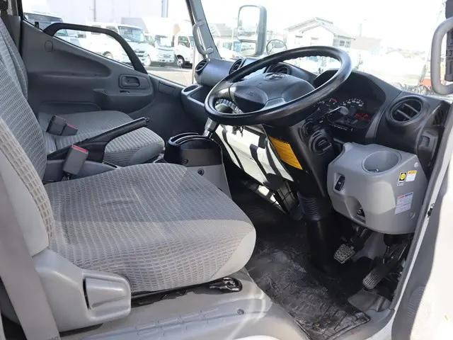 トヨタトヨエース平ボディ小型（2t・3t）[写真22]