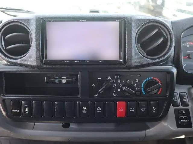 トヨタトヨエース平ボディ小型（2t・3t）[写真26]