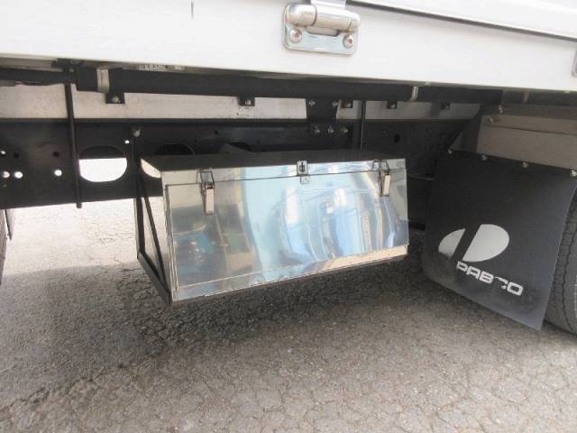 三菱ふそうファイターアルミウイング中型（4t）[写真14]