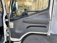 三菱ふそうキャンターアルミバン小型（2t・3t）[写真29]