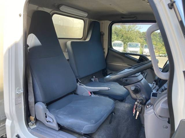 三菱ふそうキャンターアルミバン小型（2t・3t）[写真33]