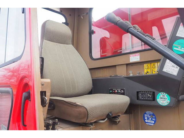 三菱ふそうファイタートラッククレーン中型（4t）[写真28]