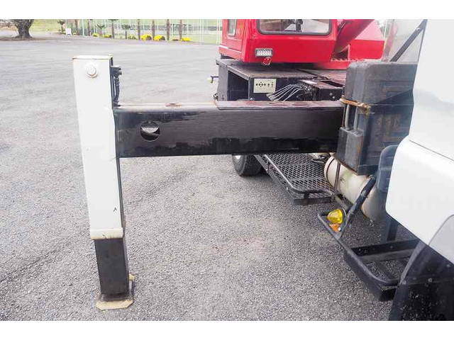 三菱ふそうファイタートラッククレーン中型（4t）[写真09]