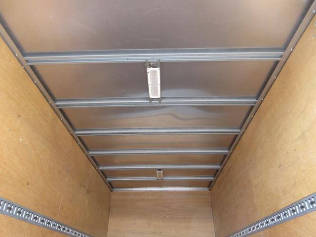 三菱ふそうキャンターアルミバン小型（2t・3t）[写真30]