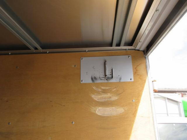 三菱ふそうキャンターアルミバン小型（2t・3t）[写真32]