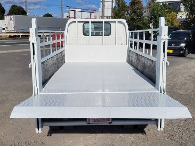 いすゞエルフ平ボディ小型（2t・3t）[写真10]