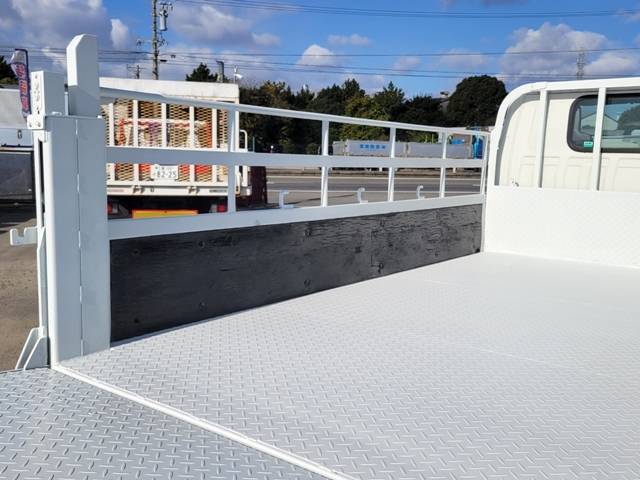 いすゞエルフ平ボディ小型（2t・3t）[写真11]