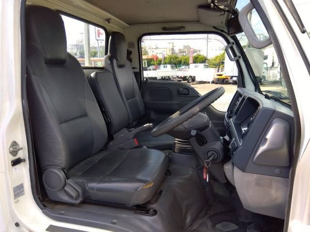 いすゞエルフ平ボディ小型（2t・3t）[写真24]