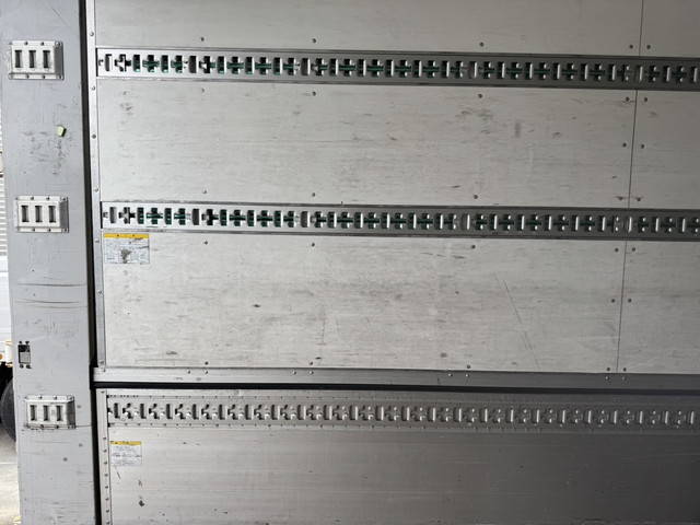 日野プロフィアアルミウイング大型（10t）[写真23]